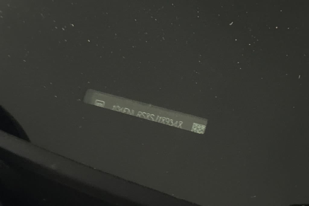 2025 GMC Acadia Denali photo 2