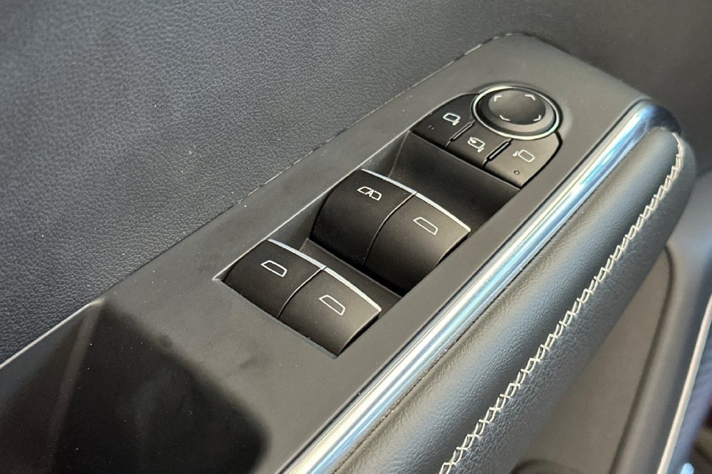 2025 GMC Acadia Denali - Photo 10