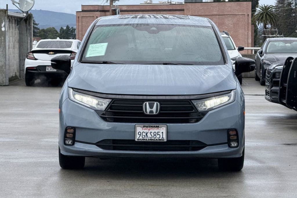 2023 Honda Odyssey Sport photo 3