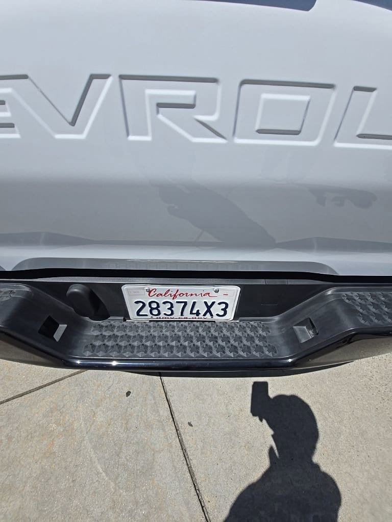 2023 Chevrolet Colorado WT photo 5