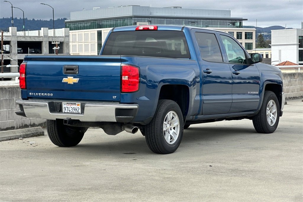 2017 Chevrolet Silverado 1500 LT photo 3