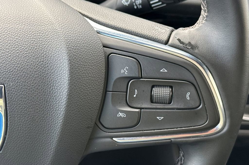 2025 Buick Envista Sport Touring - Photo 30