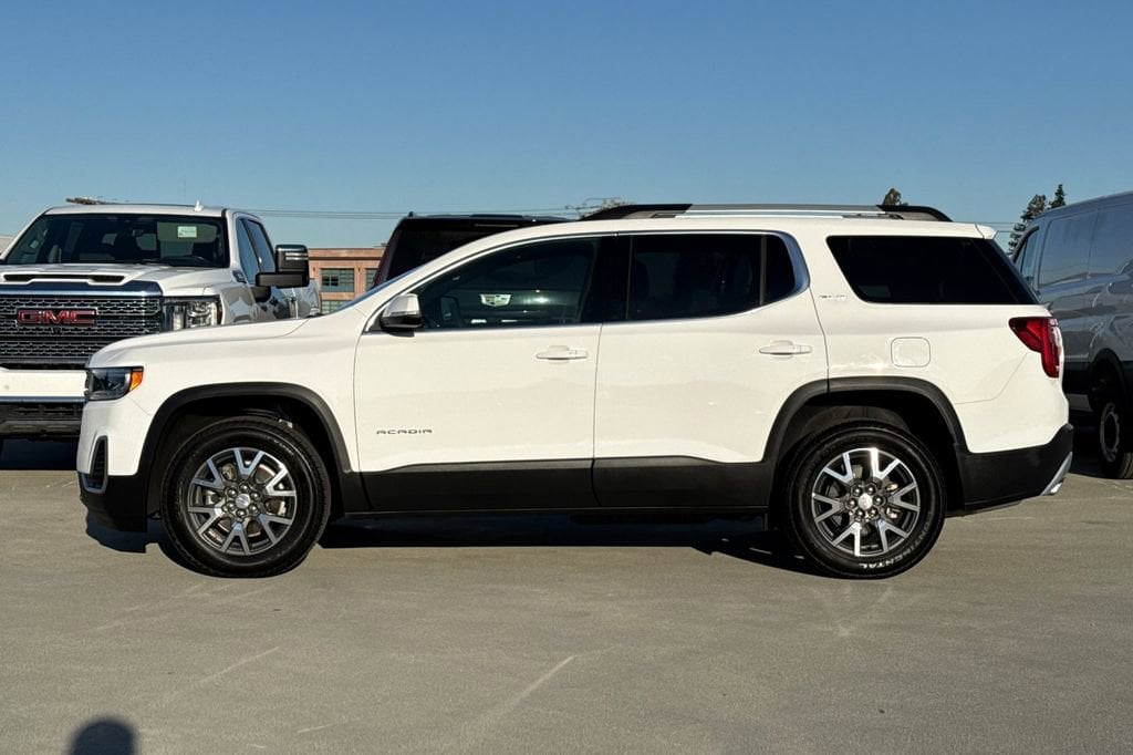 2023 GMC Acadia SLE photo 5