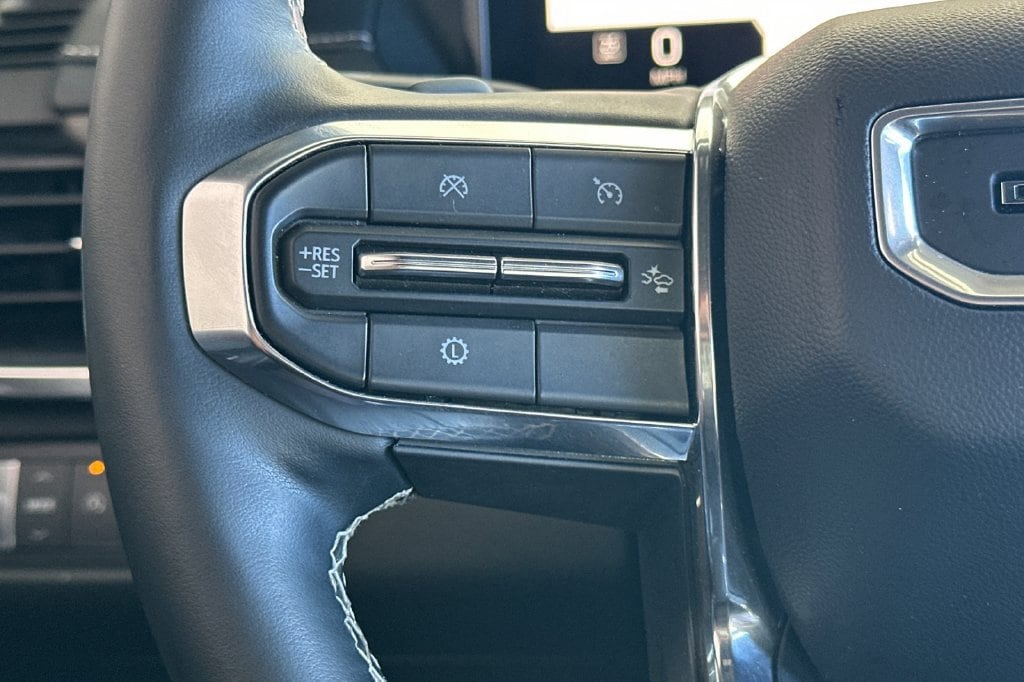 2025 GMC Acadia Denali - Photo 31