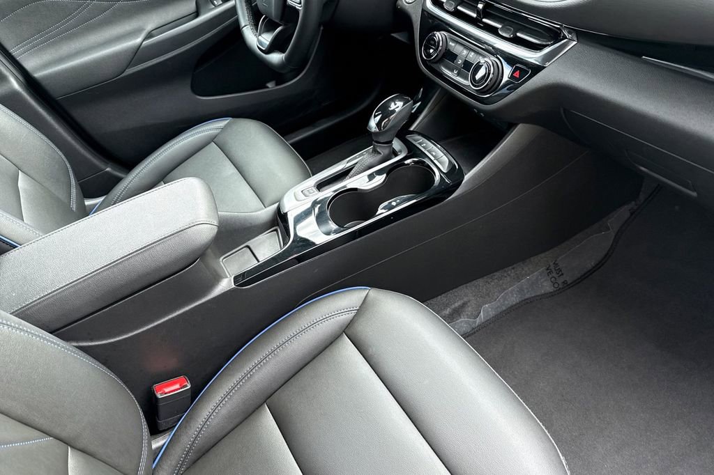 2025 Buick Envista Sport Touring - Photo 18