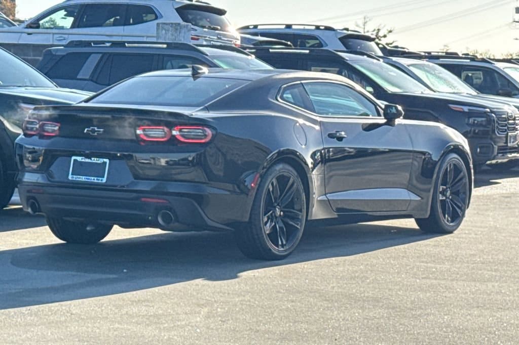 2022 Chevrolet Camaro LT1 photo 2