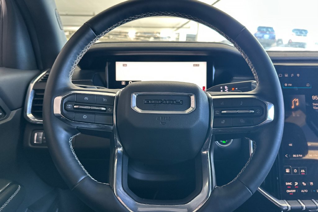 2025 GMC Acadia Denali - Photo 30