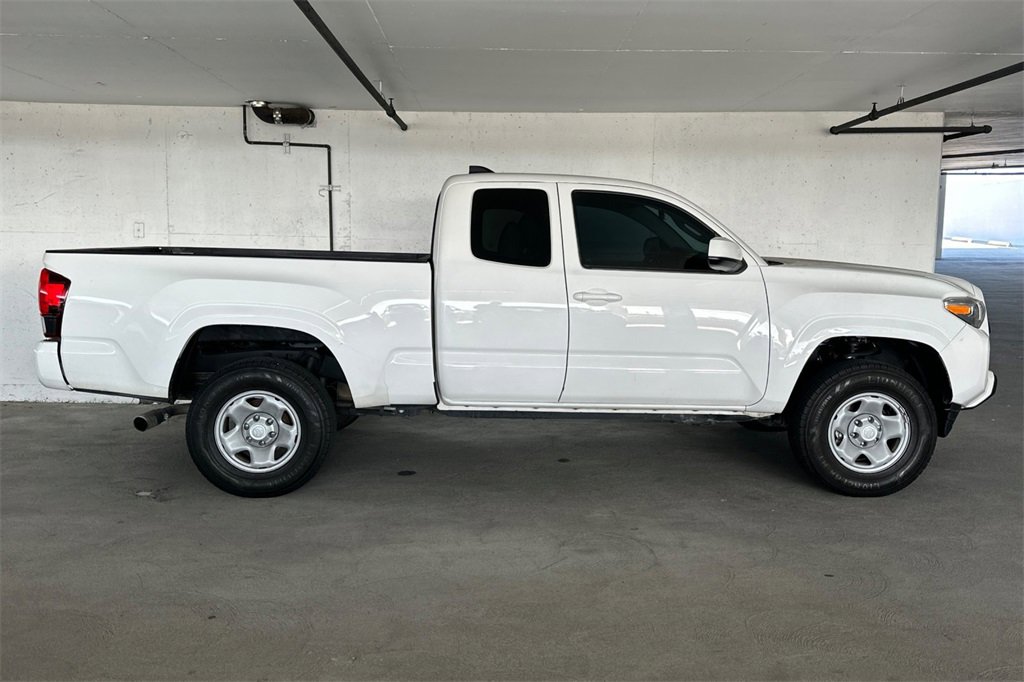 2022 Toyota Tacoma SR photo 2