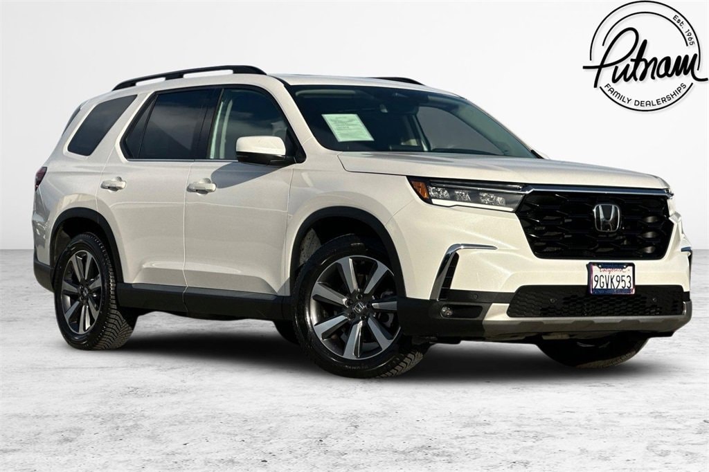 2023 Honda Pilot Touring's photo