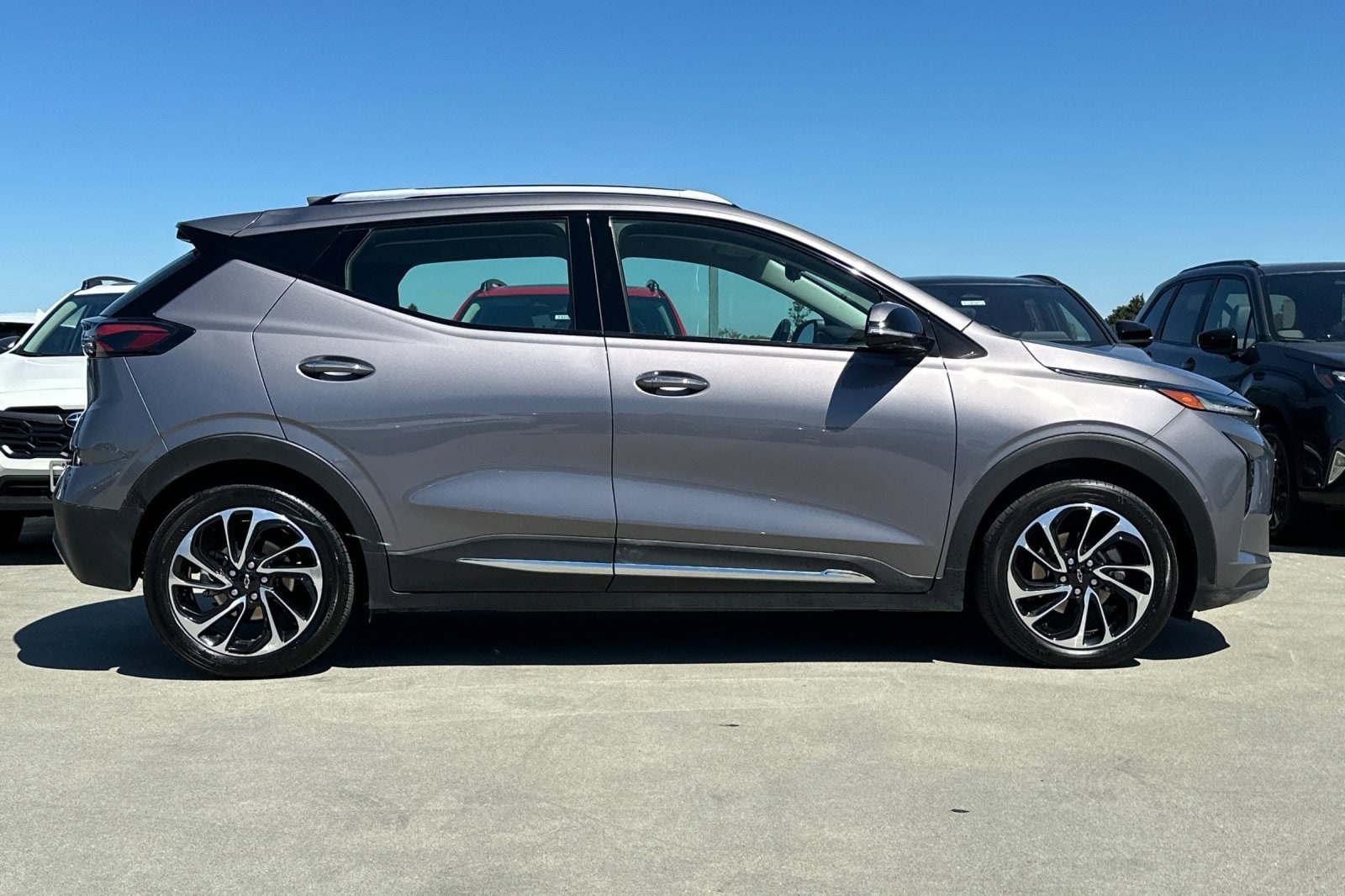 Used 2022 Chevrolet Bolt EUV Premier with VIN 1G1FZ6S03N4111425 for sale in Burlingame, CA