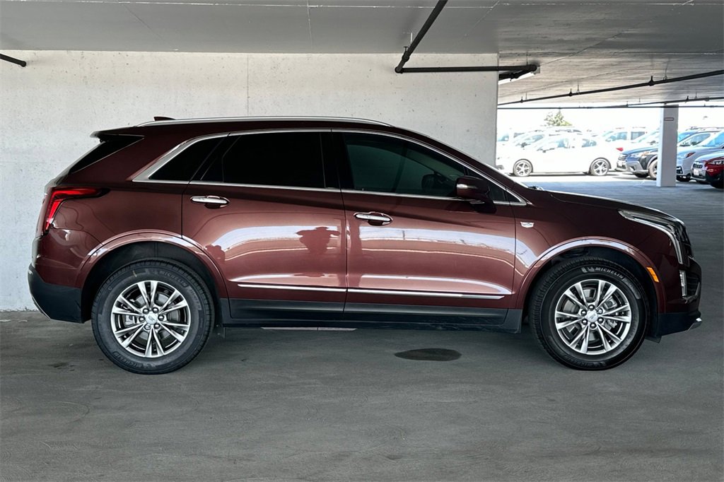 2022 Cadillac XT5 Premium Luxury photo 2
