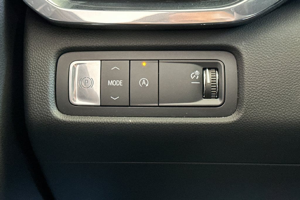2025 GMC Acadia Denali - Photo 35
