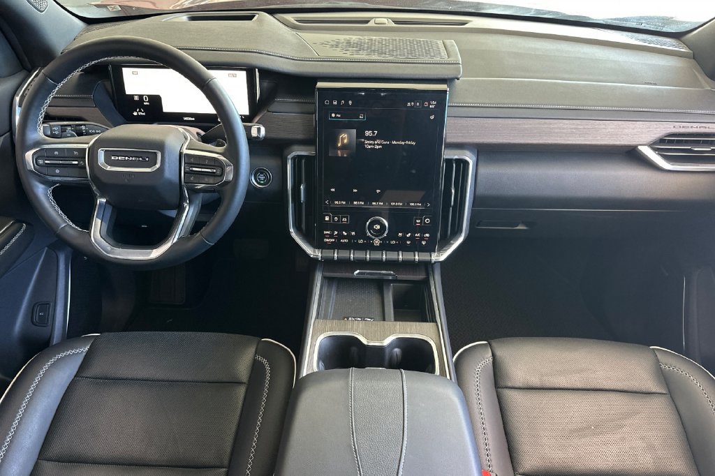 2025 GMC Acadia Denali - Photo 14