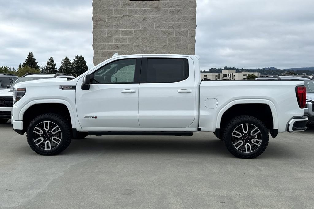 2023 GMC Sierra 1500 AT4 photo 5