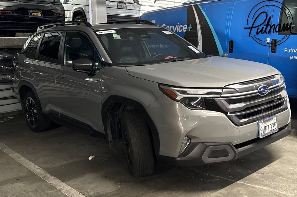 2025 Subaru Forester Limited Hybrid's photo