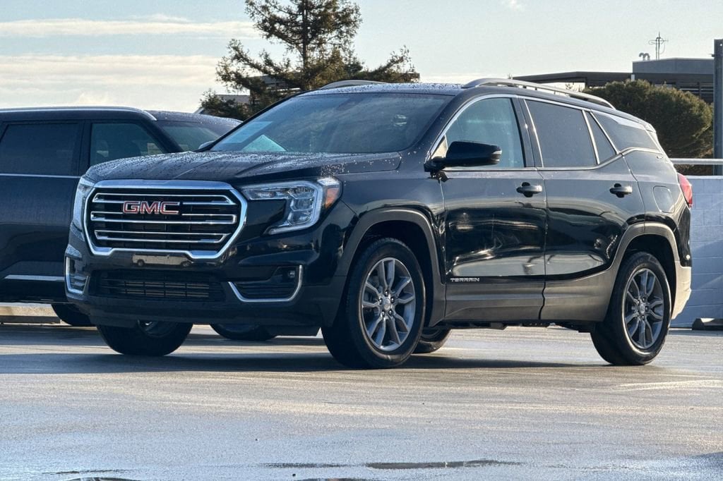 2024 GMC Terrain SLT photo 6