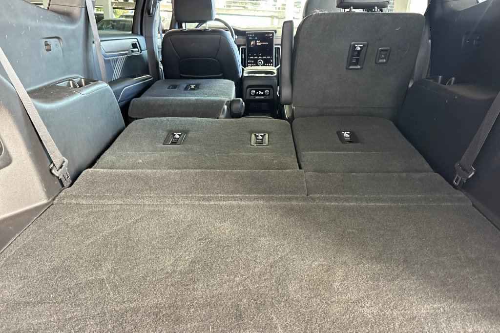 2025 GMC Acadia Denali - Photo 16