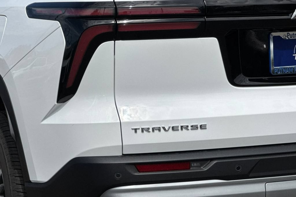 2027 Chevrolet Traverse LT - Photo 28