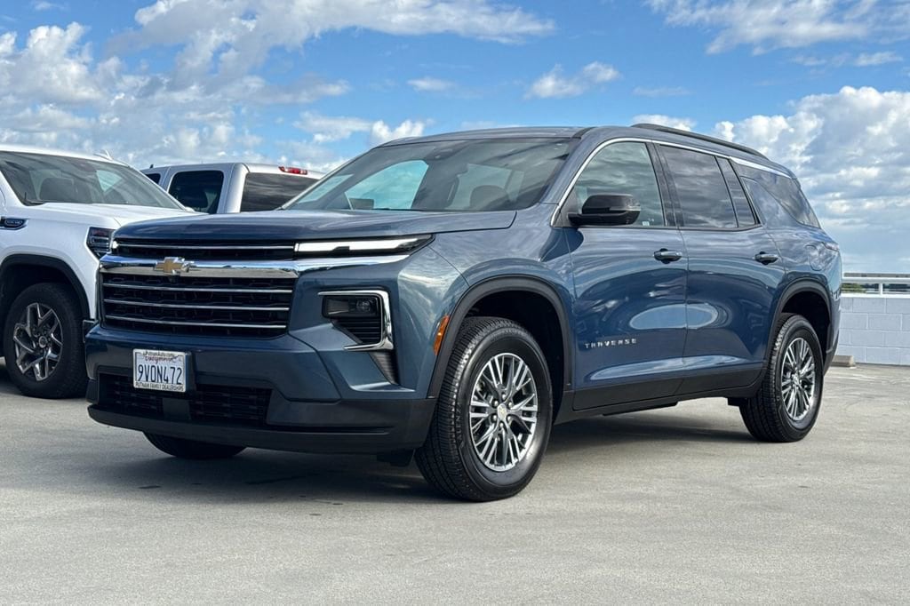 2024 Chevrolet Traverse LT photo 5