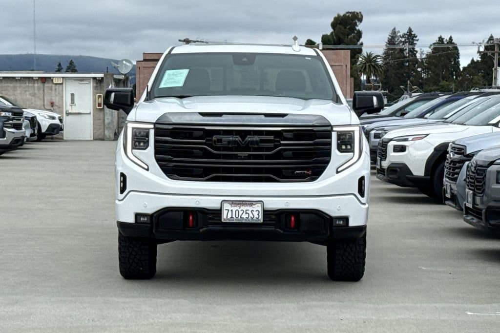 2023 GMC Sierra 1500 AT4 photo 3