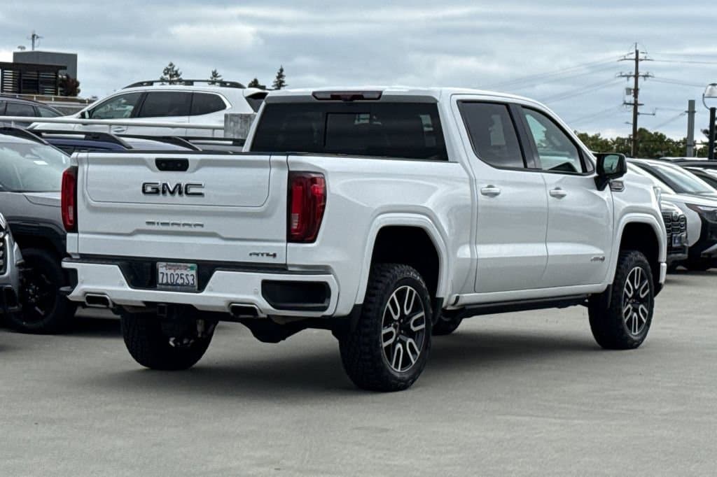 2023 GMC Sierra 1500 AT4 photo 2