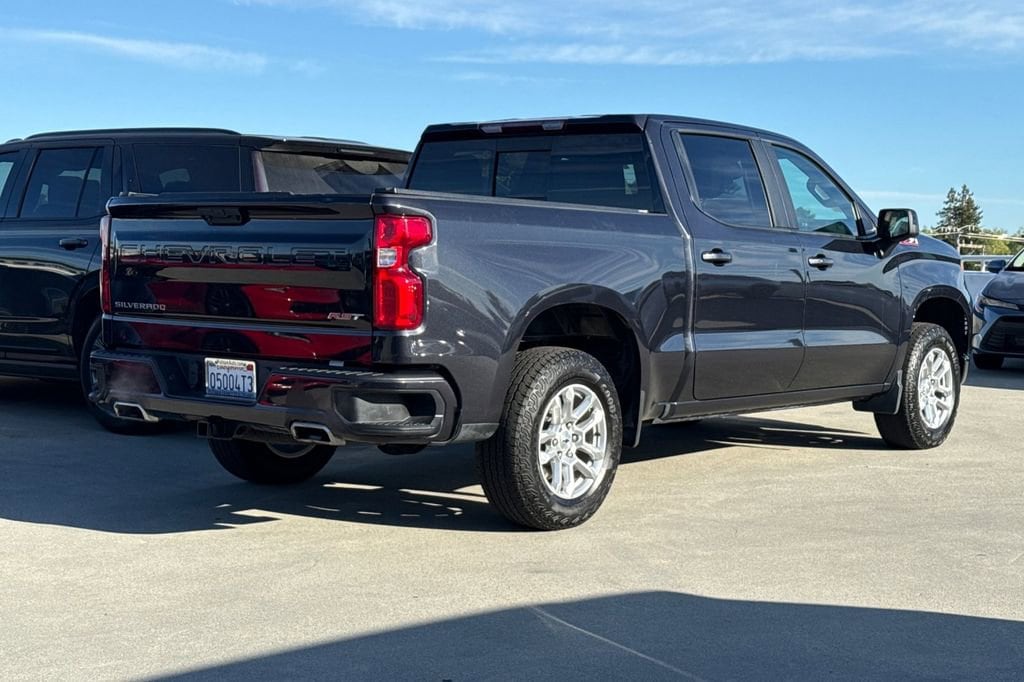 2023 Chevrolet Silverado 1500 RST photo 2