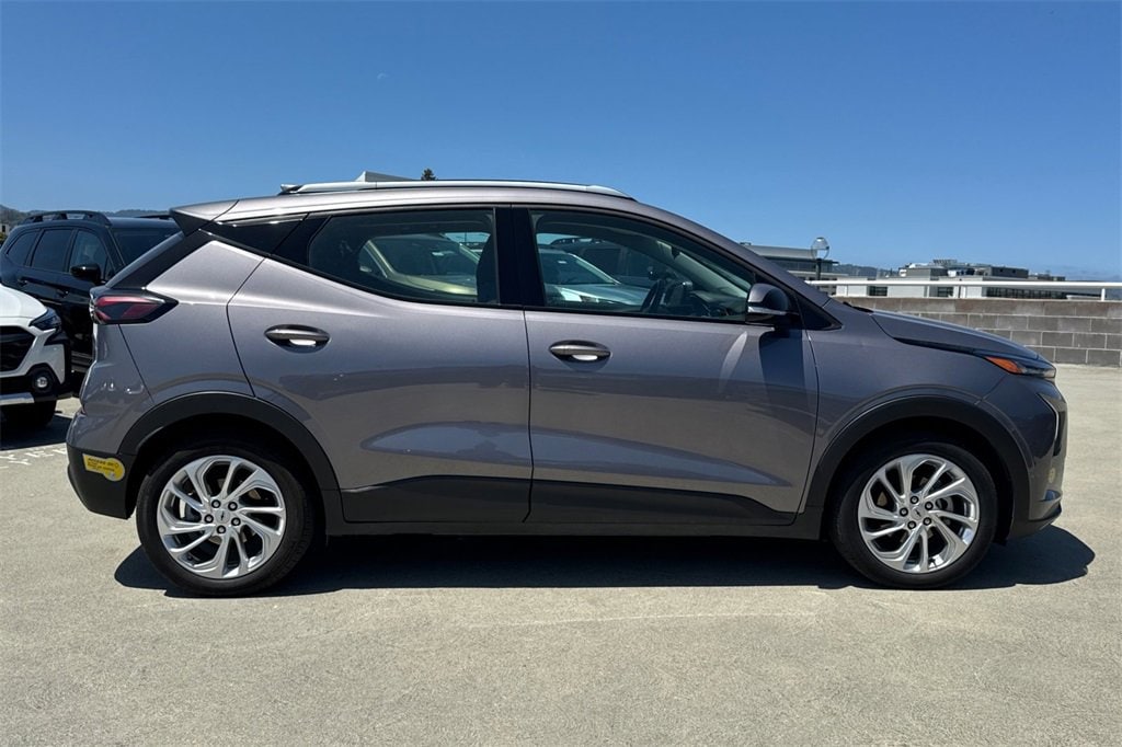 Used 2022 Chevrolet Bolt EUV LT with VIN 1G1FY6S01N4107036 for sale in Burlingame, CA