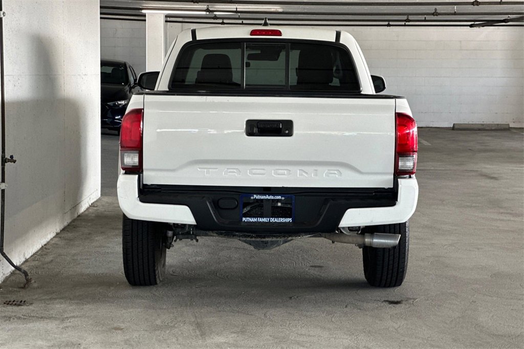 2022 Toyota Tacoma SR photo 4