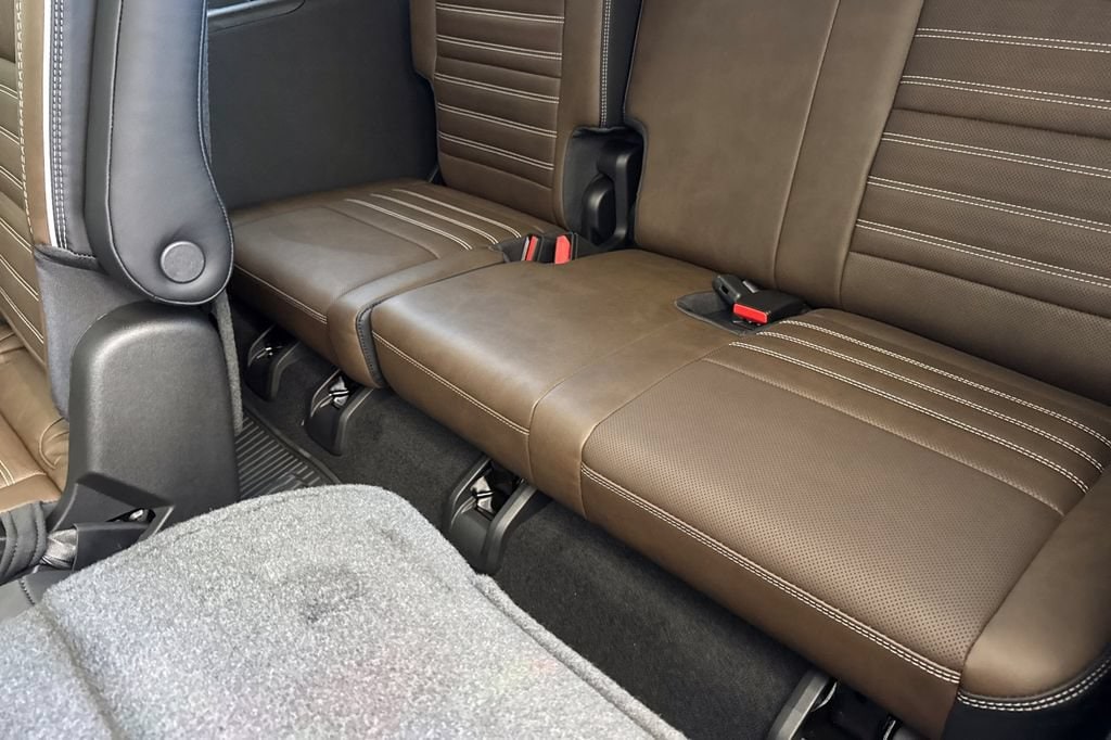 2026 GMC Acadia Denali Ultimate - Photo 14