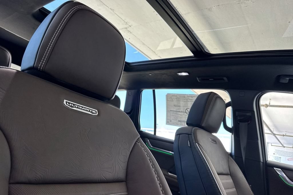 2026 GMC Acadia Denali Ultimate - Photo 17