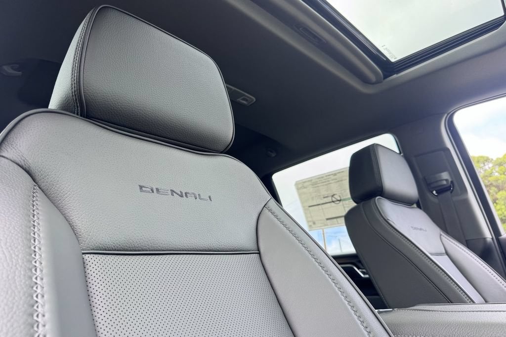 2026 GMC Sierra 2500HD Denali - Photo 15