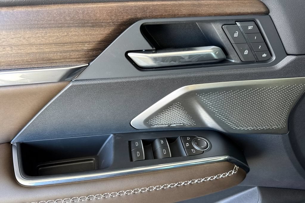 2026 GMC Acadia Denali Ultimate - Photo 10