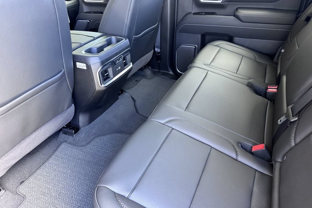 2026 GMC Sierra 2500HD Denali - Photo 11