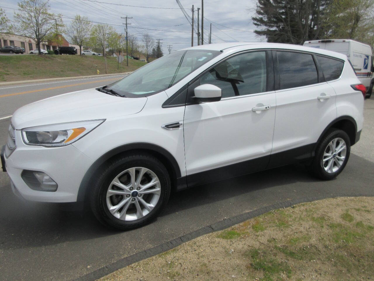 Used 2019 Ford Escape SE with VIN 1FMCU9GD1KUB31511 for sale in Putnam, CT