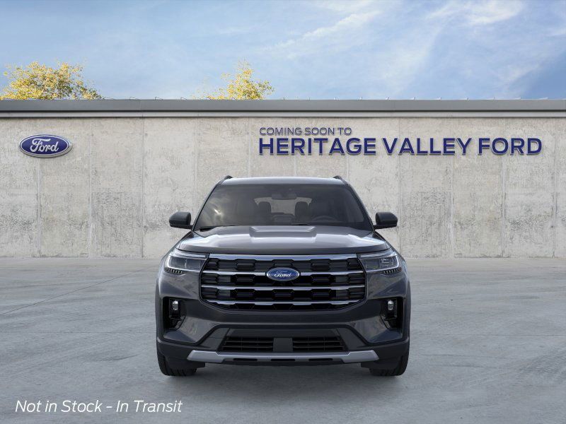 2025 Ford Explorer photo 2