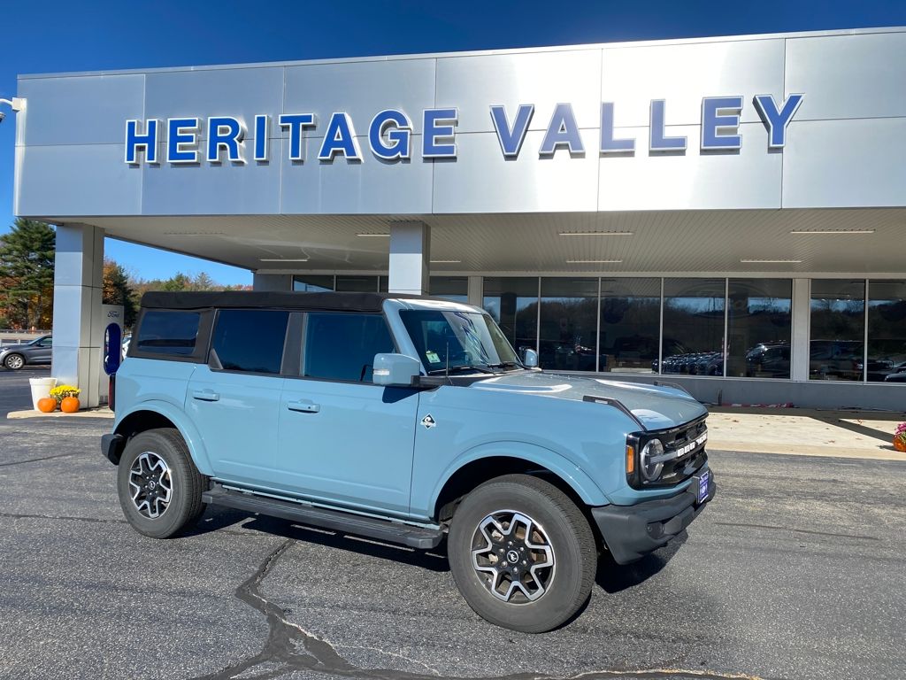 2022 Ford Bronco 4-Door Outer Banks's photo