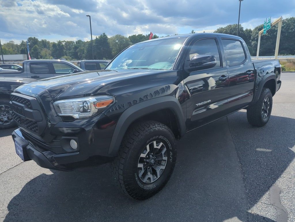 2021 Toyota Tacoma TRD photo 3