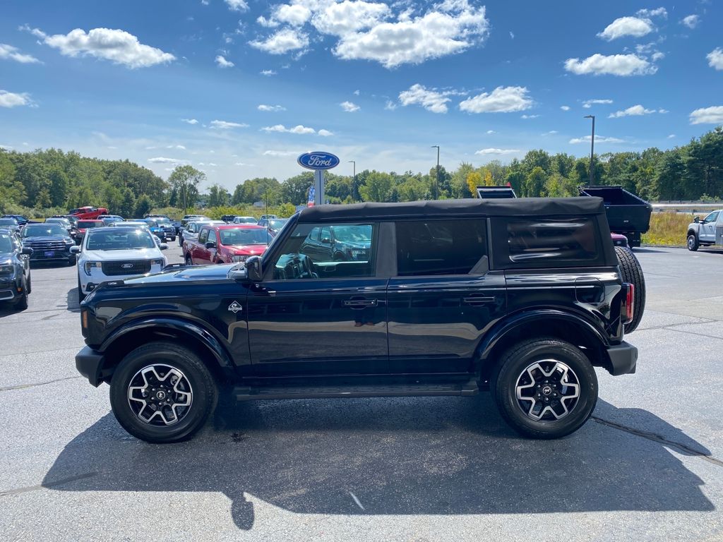 2022 Ford Bronco Base Big Bend Black Diamond Outer Banks photo 2