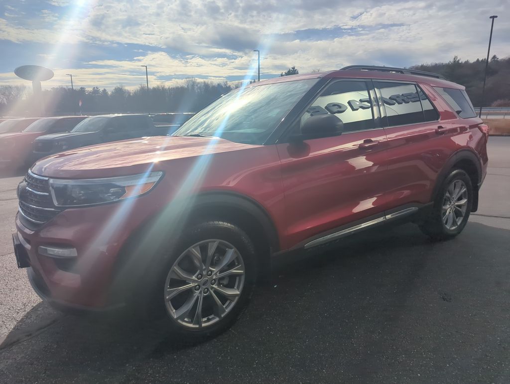 2022 Ford Explorer XLT photo 2