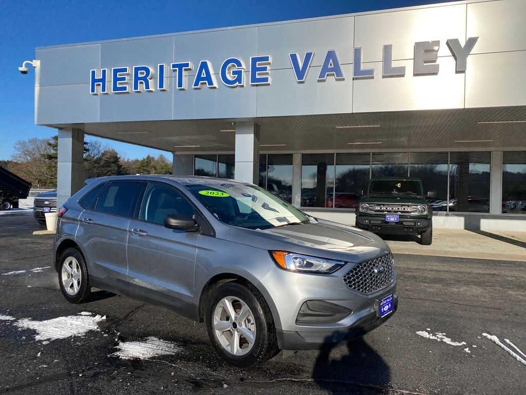 2023 Ford Edge SE's photo