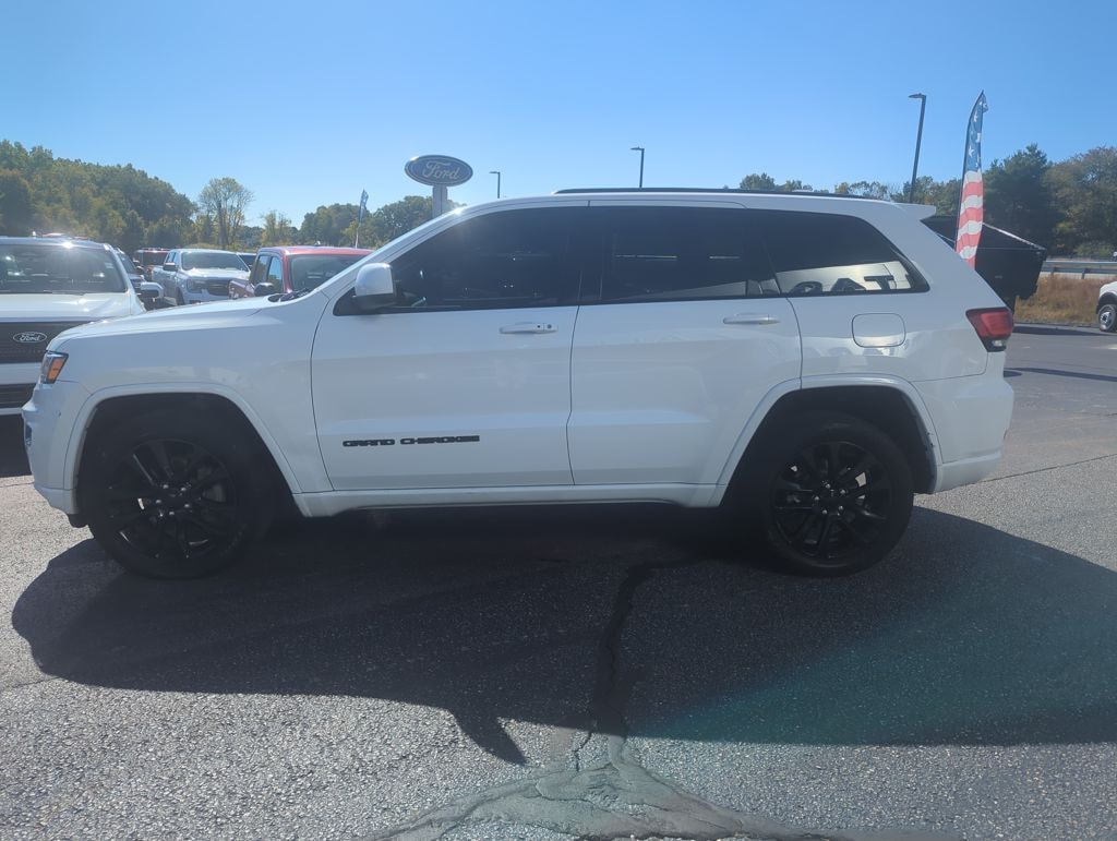 Used 2020 Jeep Grand Cherokee Laredo SUV