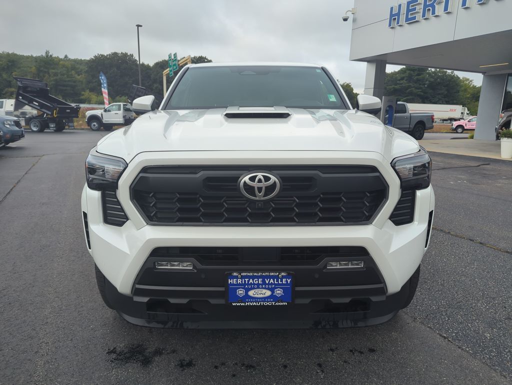 2024 Toyota Tacoma TRD photo 2