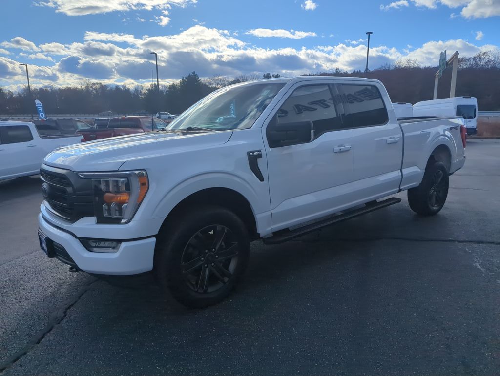 2022 Ford F-150 XLT photo 2