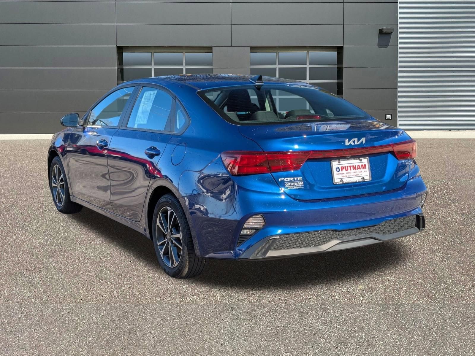 2024 Kia Forte LXS photo 4