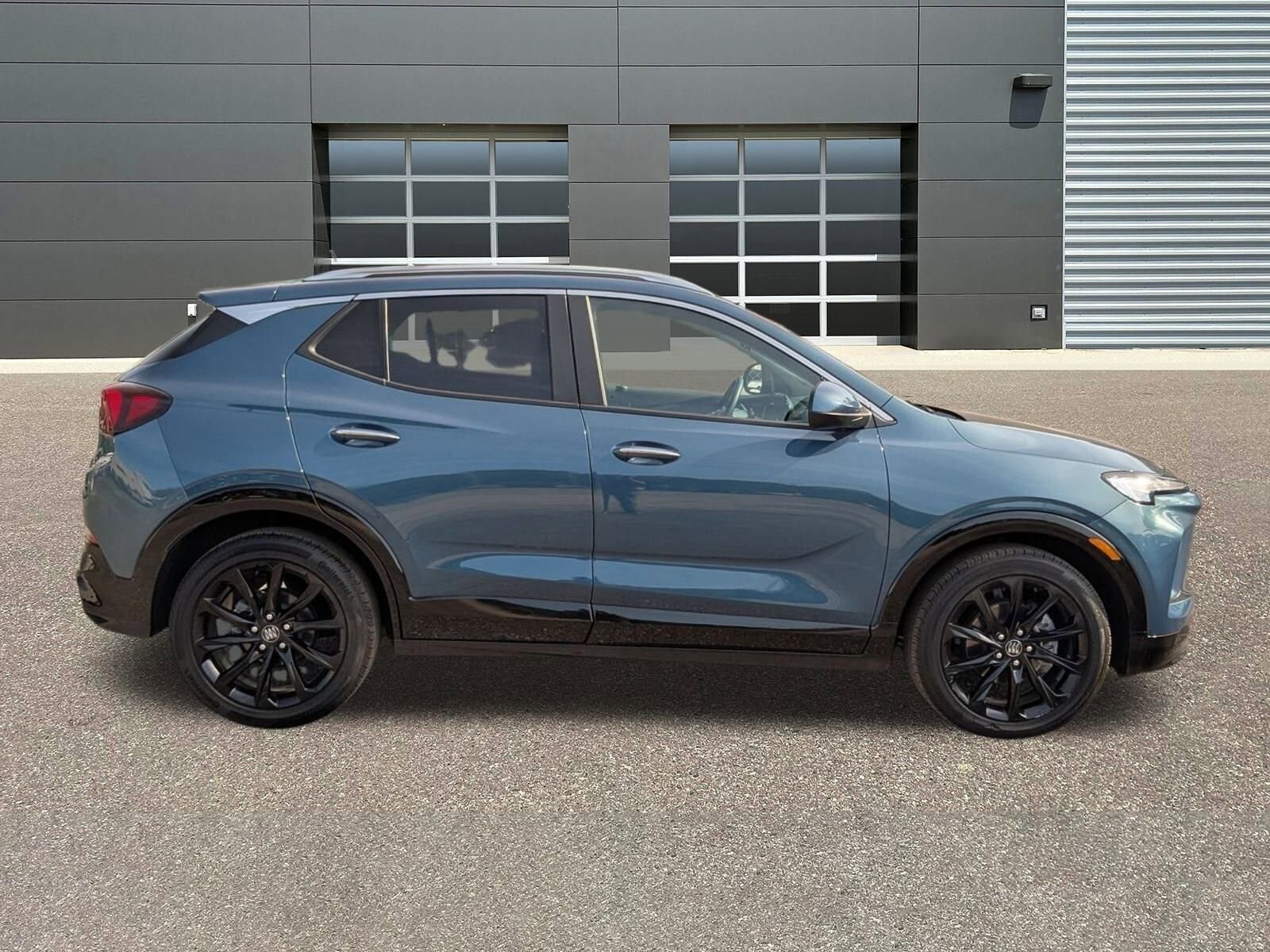 2024 Buick Encore GX Sport Touring photo 2
