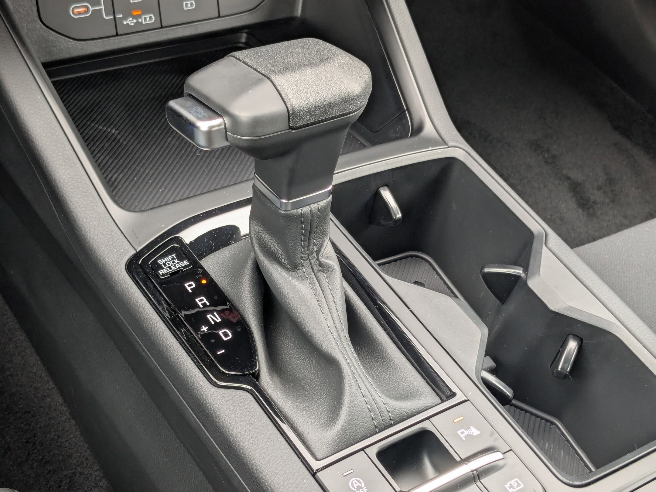 2025 Kia K5 LXS - Photo 21