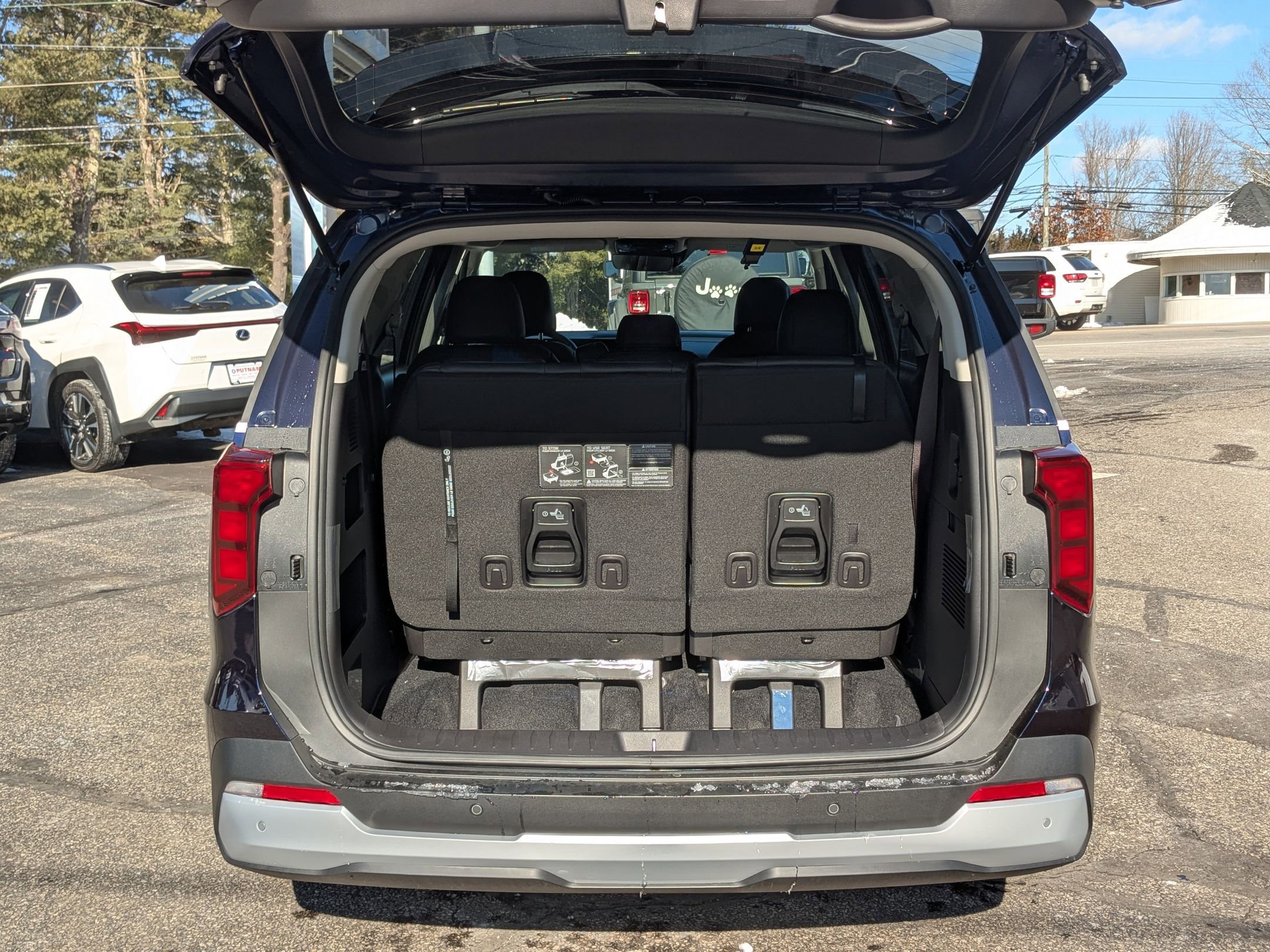 2026 Kia Carnival LXS - Photo 28