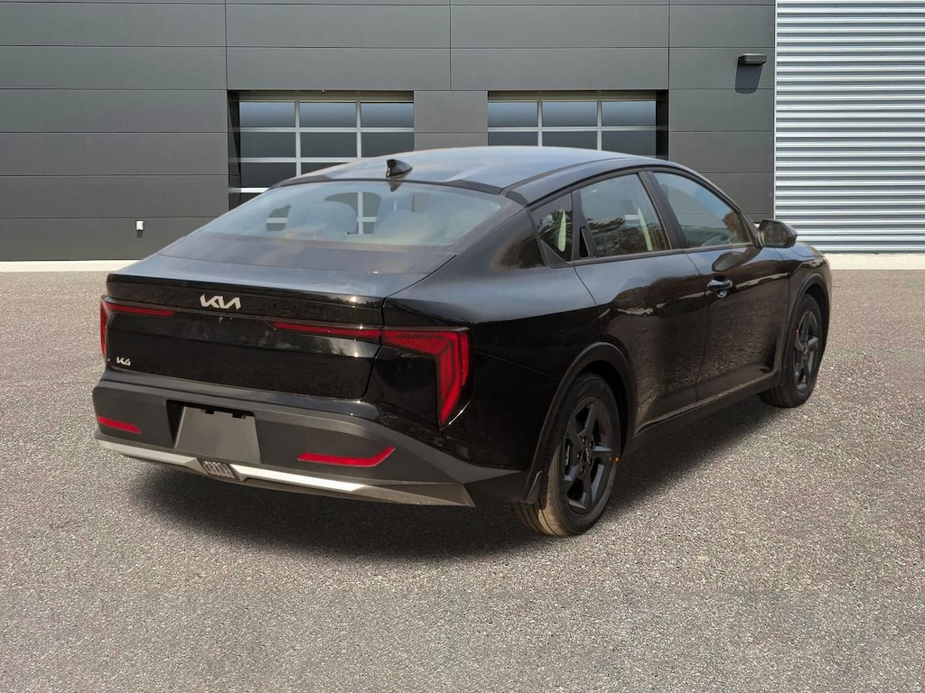 New 2025 Kia K4 LXS Sedan
