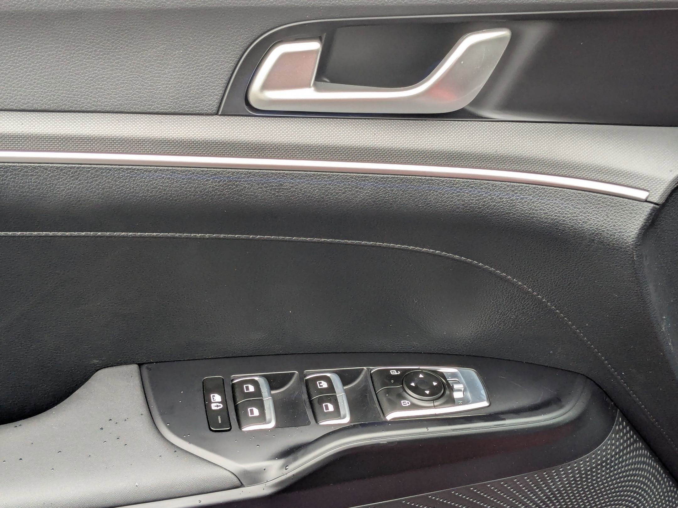 2025 Kia K5 LXS - Photo 11