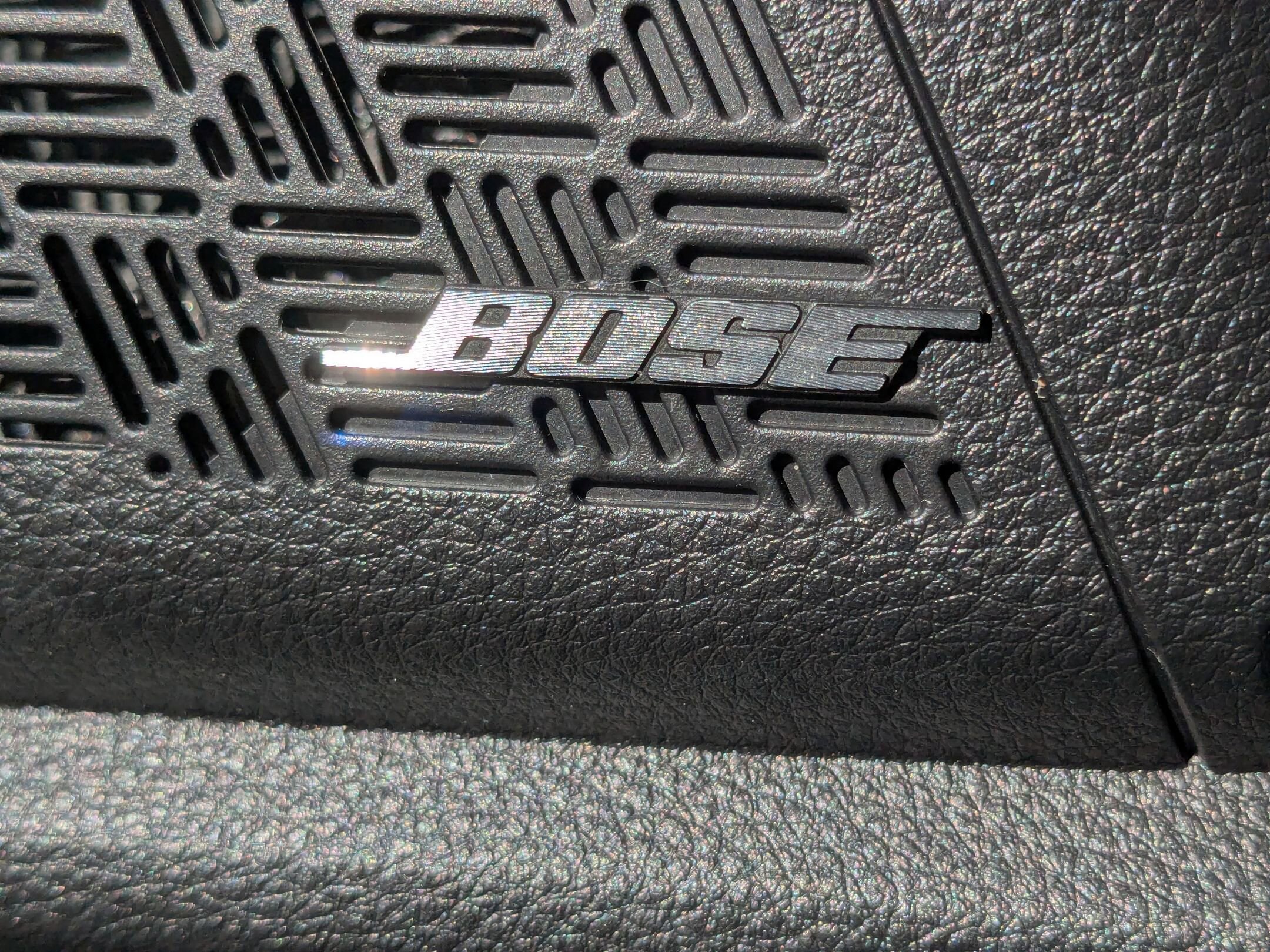 2025 Kia Carnival SX Prestige photo 2